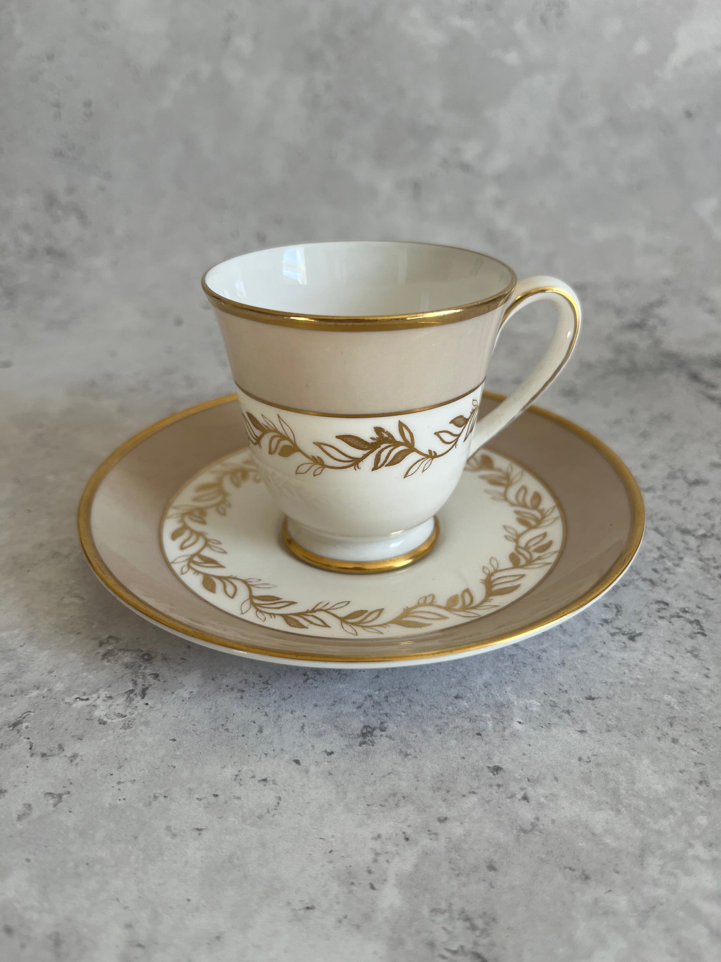 Tuscan Fine English Bone China Set Of Six Teacup & Saucers Strathmore Gilt Pattern