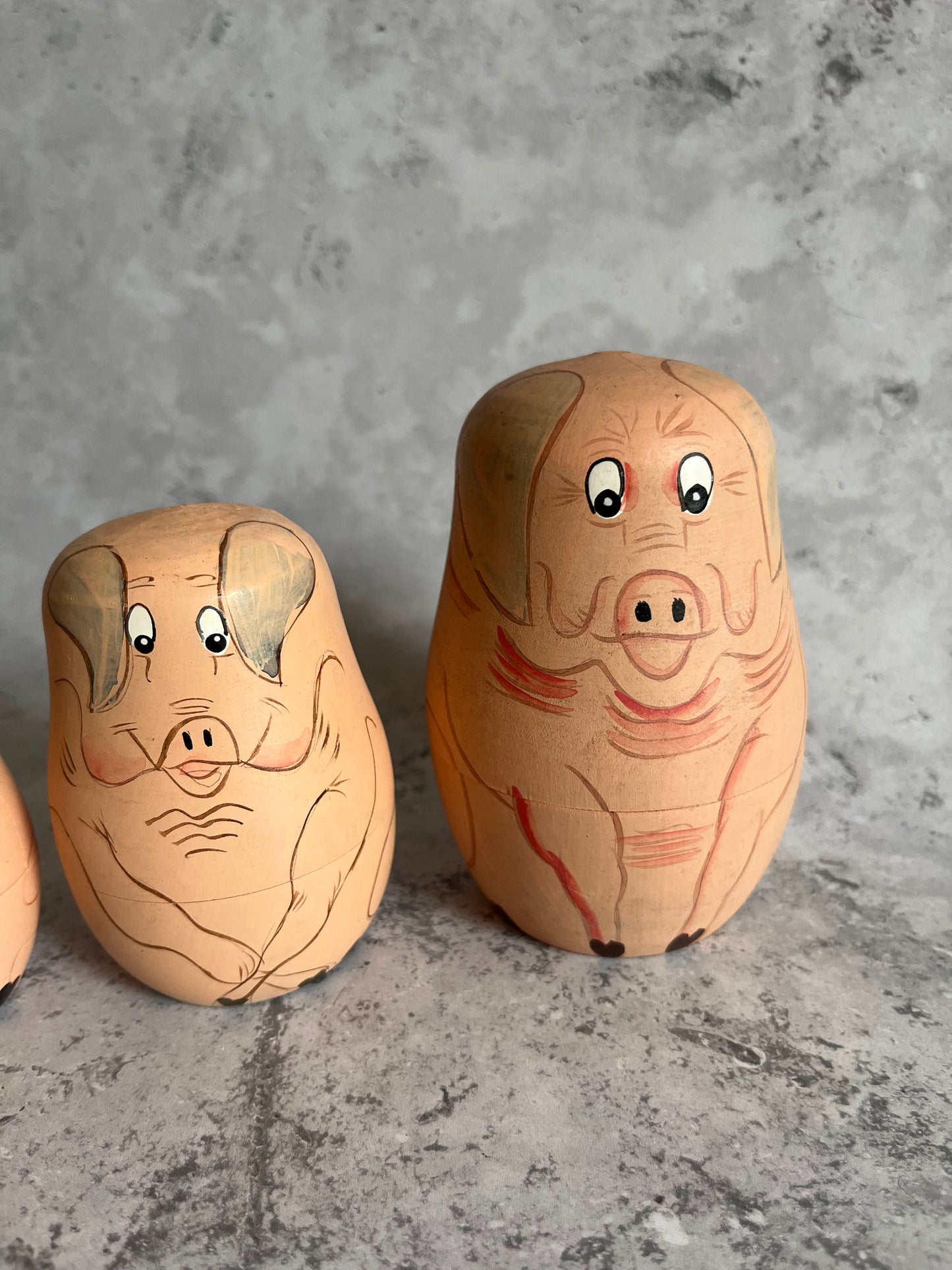 Vintage Hand-Painted Wooden Pig Themed Nesting Dolls Set Of 5 Animal Themed Ornaments