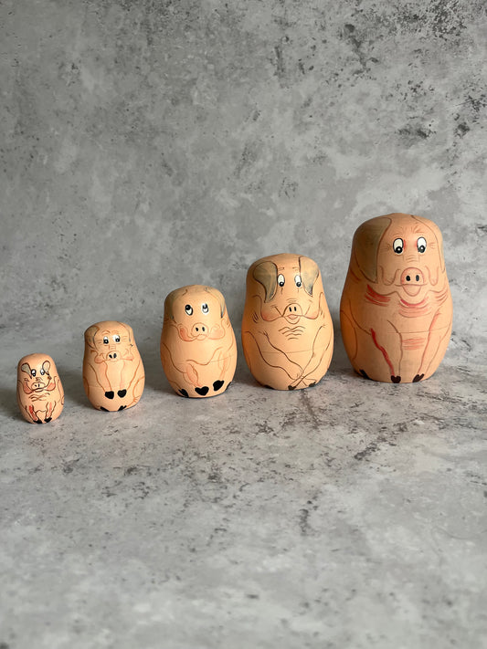 Vintage Hand-Painted Wooden Pig Themed Nesting Dolls Set Of 5 Animal Themed Ornaments