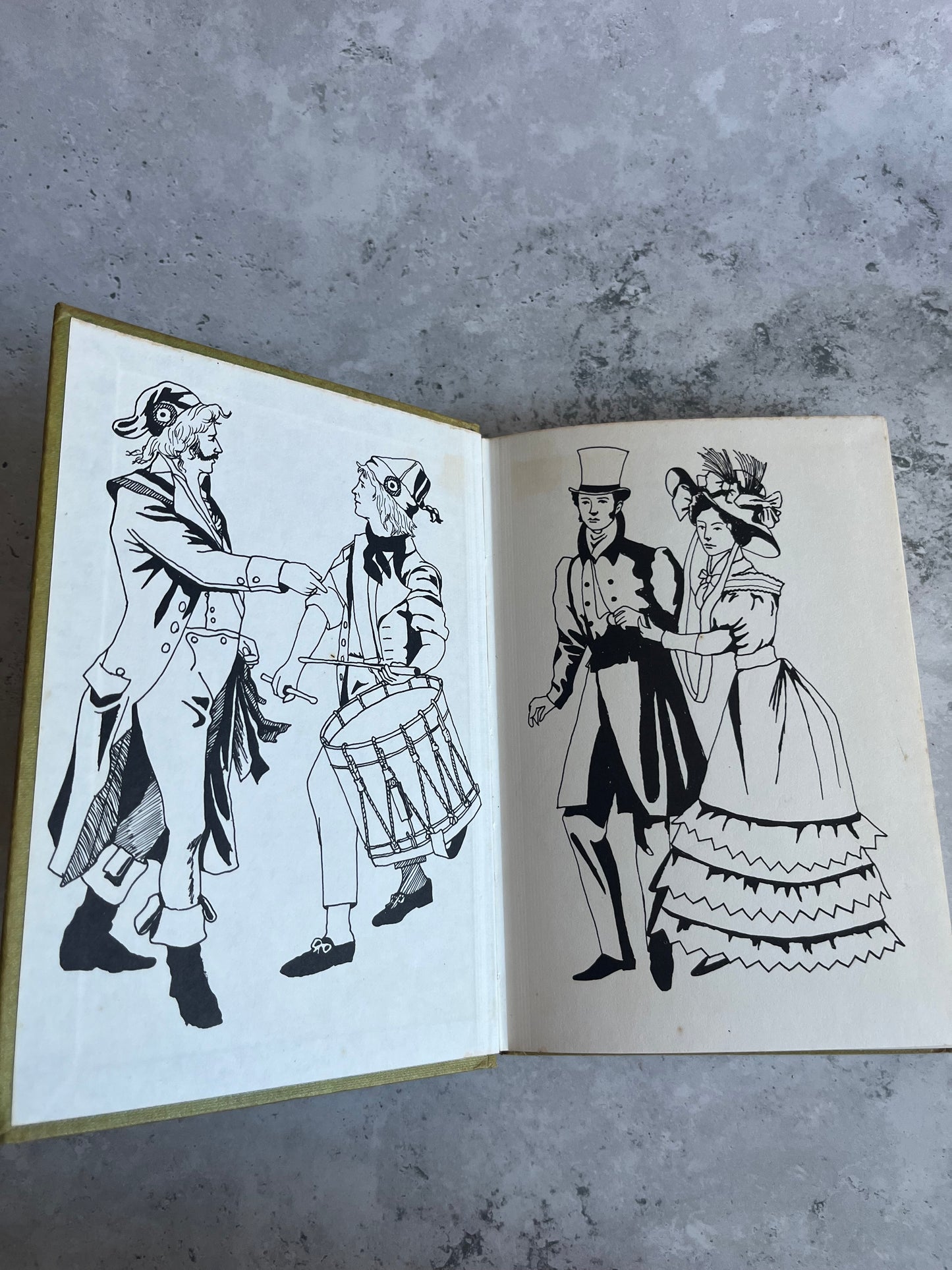 Costume And Fashion In Colour 1760-1920 By Jack Cassin-Scott Hardback Book Fashion History