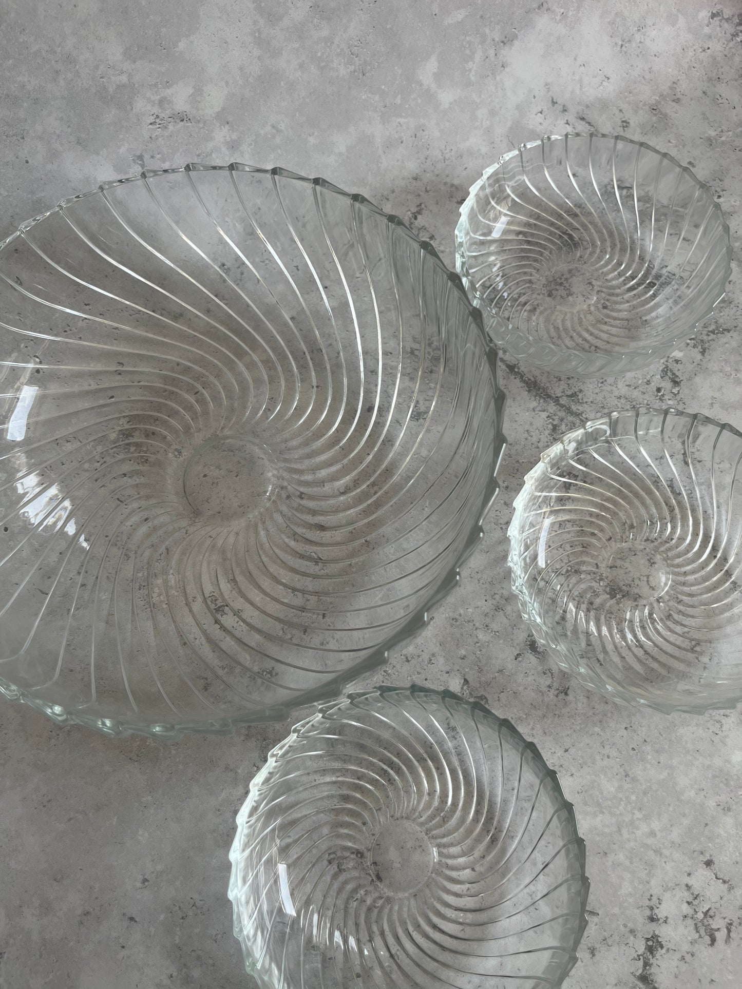 Vintage Clear Glass Spiral Pattern Dessert Bowl Set Of 4 Bowls