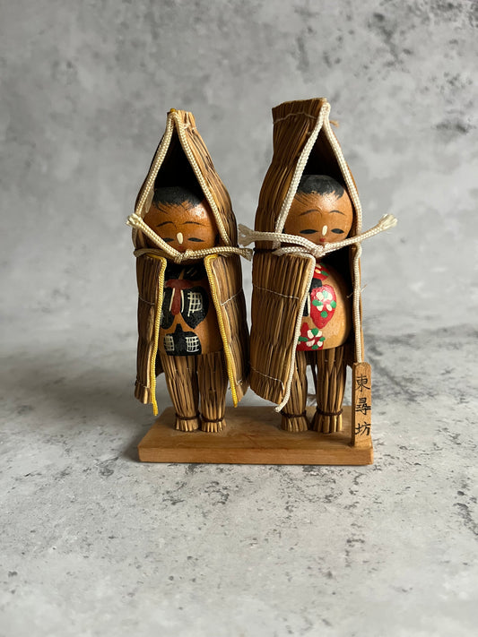 Vintage Yukinko Snow Child Kokeshi Doll Pair With Straw Minomushi Japanese Ornament