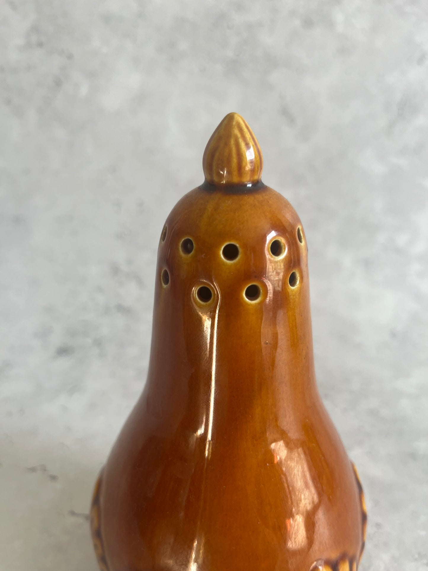 Casa Pupo Ceramic Sugar Shaker Flour Dredger Amber Glaze Ceramic Baking Tool
