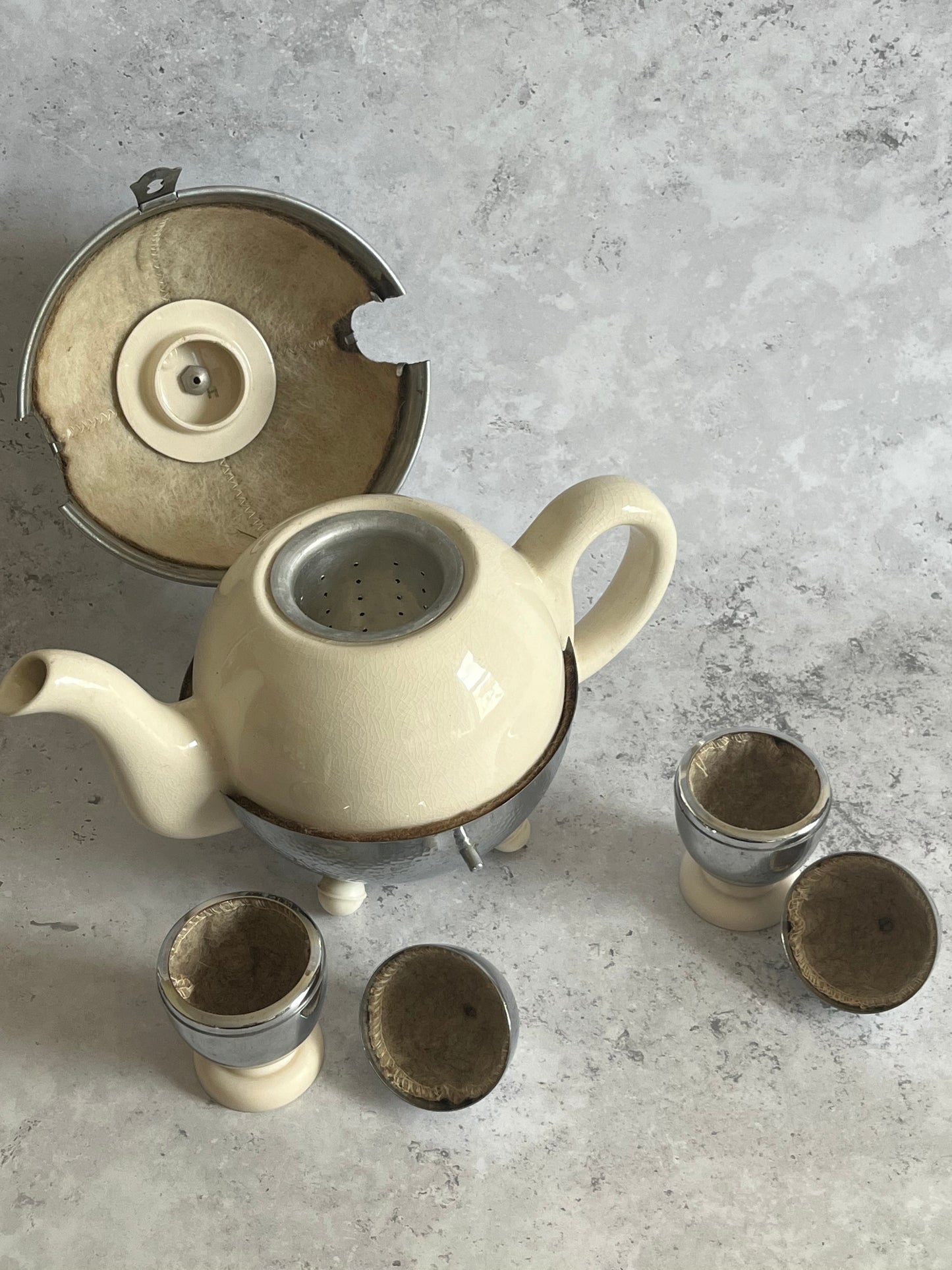 Vintage Everhot Insulated Tea Pot With Pair Of Kosy Kraft Egg Cups Retro 1940’s Style