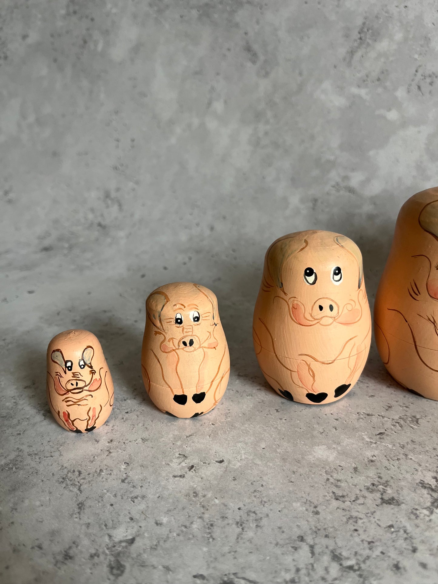 Vintage Hand-Painted Wooden Pig Themed Nesting Dolls Set Of 5 Animal Themed Ornaments