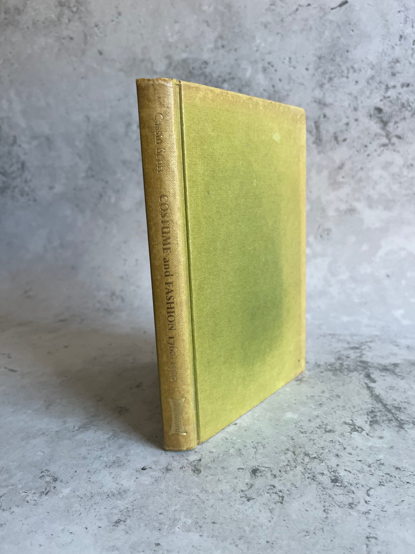 Costume And Fashion In Colour 1760-1920 By Jack Cassin-Scott Hardback Book Fashion History