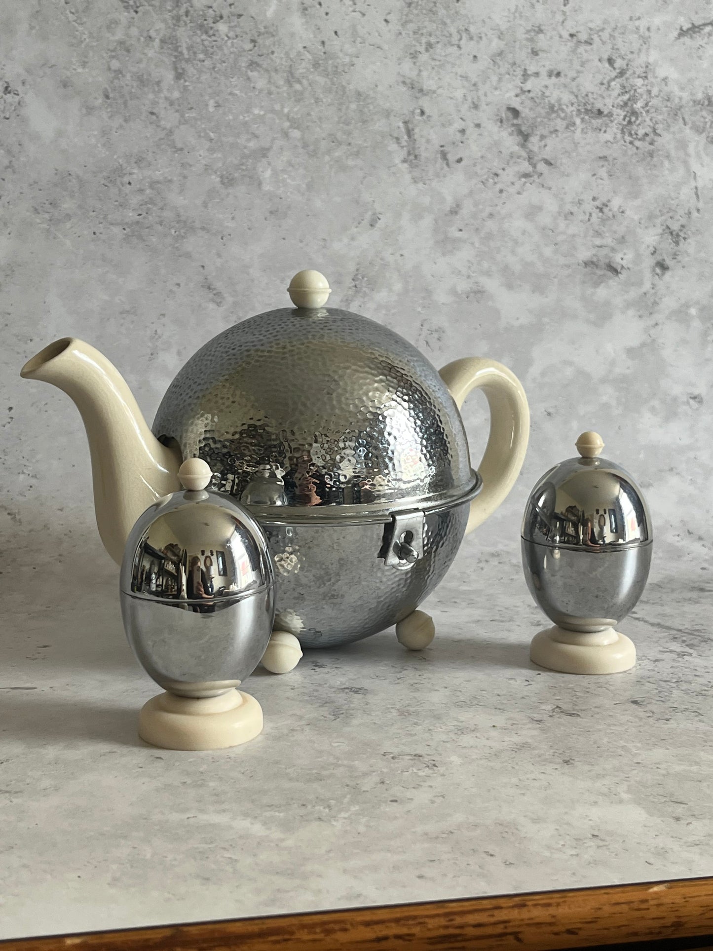 Vintage Everhot Insulated Tea Pot With Pair Of Kosy Kraft Egg Cups Retro 1940’s Style